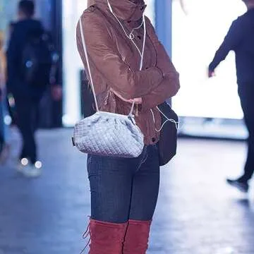 NAARIIAN Trendy Dumpling Ruched Clutch Cloud Shape Dupe Chunky Chain Shoulder Bag PU Leather Woven Handbag(Blue S)