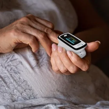 Innovo Deluxe iP900AP Fingertip Pulse Oximeter Blood Oxygen Saturation Monitor with Alarm, Plethysmograph and Perfusion Index