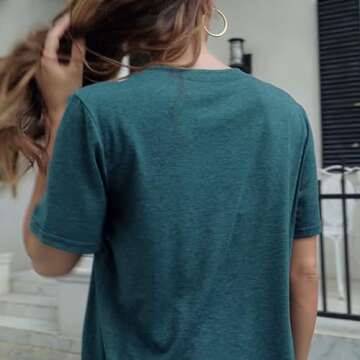 Be Kind Women's T-Shirt - Novelty Graphic Bee Tee