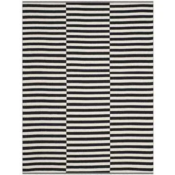 SAFAVIEH Montauk Collection Accent Rug - 4' x 6'