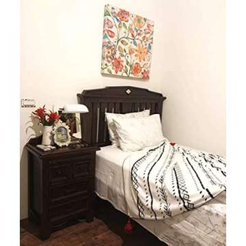 ANVI HOME Boho Throw Blanket Soft Warm Cozy Fuzzy Lightweight Plush Blanket with Tribal Aztec Trim for All Season for for Dorm Room, Bed, Sofa, Couch, Chair, Gift, 50X60 Inch, Black White