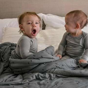 GUNAMUNA Unisex Oversized Cozy Cloud Comforter Baby Blanket, 1.0 TOG, Goose Pattern, 57x39 Inch