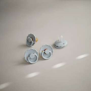 FRIGG Daisy Natural Rubber Baby Pacifier 0-6 Months 2-Pack