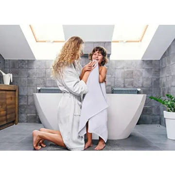 Utopia Towels 8-Piece Premium Towel Set, 2 Bath Towels, 2 Hand Towels, and 4 Wash Cloths, 100% Ring Spun Cotton Highly Absorbent Towels for Bathroom, Sports, and Hotel (White)