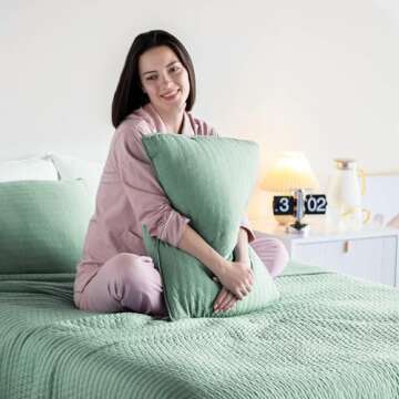 KASENTEX Quilt Mini Set-Stone Washed-Super Soft Bedspread - Lightweight Reversible Down Alternative Microfiber Fill - Machine Washable-Solid Colors, Full/Queen +2 Shams, Green