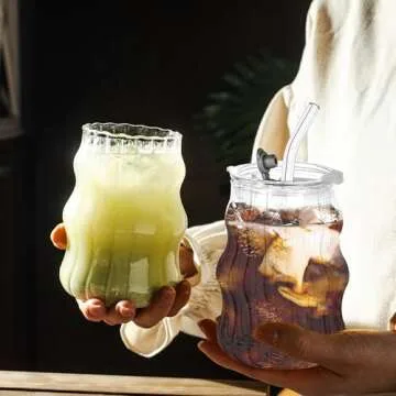 Ribbed Glass Cups with Lids and Straws – Unique Glass Cups for Iced Coffee, 18oz Vintage Design, Ideal Wavy Glass Coffee Cups with Straws, Bubble Glass Aesthetic, Clear Ribbed Glasses
