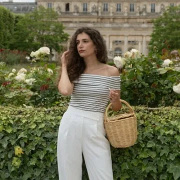 Women's Off Shoulder Short Sleeve Blue Stripe Knit T Shirt 2024 Dressy White Slim Fit Business Casual Tops for Women