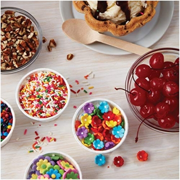 Wilton Mini Daisy Icing Decorations for Baking Fun