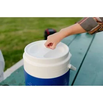 Igloo 2 Gallon Portable Sports Cooler for Outdoor Use