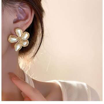 Gold Flower Earrings Large Flower Stud Earrings Flower Statement Earrings Boho Golden Earrings Studs Chic Vintage Chunky Floral Earrings for Women Flower Jewelry Gift