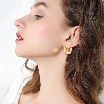 Small Gold Square Huggie Earrings Gold Hoop Earrings for Women Preppy Earrings Lightweight Chunky Gold Hoops Earrings for Gifts