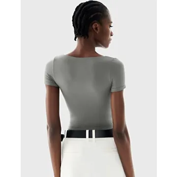 PUMIEY Women's Slim Fit Scoop Neck T-Shirt for Comfort and Style