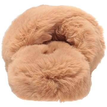 Amazon Essentials Women's Fluffy Slipper, Cream, 8