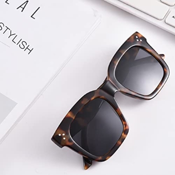 TAOTAOQI Vintage Women Oversized Sunglasses for Style