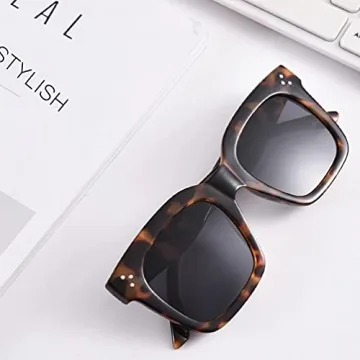 TAOTAOQI Vintage Women Oversized Sunglasses for Style