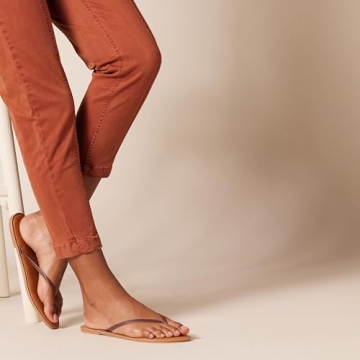 Amazon Essentials Women's Comfortable Thong Sandals for Summer