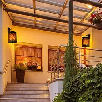 Solar Lantern Outdoor Waterproof, Flickering Flame Hanging Solar Lanterns Lights Retro Led Night Lights Dusk to Dawn Auto On/Off for Garden Porch Patio Deck Balcony Yard Pathway, 2 Pack