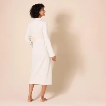 Amazon Essentials Women's Lightweight Waffle Robe for Comfort