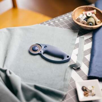 Fiskars 45mm Loop Rotary Cutter for Fabric Cutting