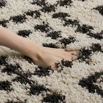 SAFAVIEH Moroccan Fringe Shag Collection Accent Rug - 4' x 6', Cream & Charcoal, Tribal, Non-Shedding & Easy Care, 2-inch Thick Ideal for High Traffic Areas in Foyer, Living Room, Bedroom (MFG245B)