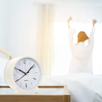OUTWIT 4 Inch Silent Analog Alarm Clock for Home