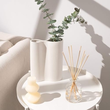 Luxe Infinity White Vase for Modern Flower Displays