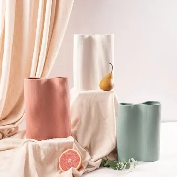 Luxe Infinity White Vase for Modern Flower Displays