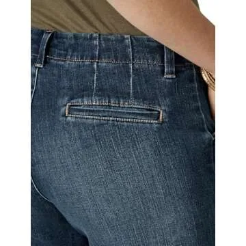 Lee Women's Legendary 5" Chino Shorts for Stylish Comfort