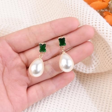 Elegant 18K Gold Pearl Drop Earrings with Emerald Sparkle