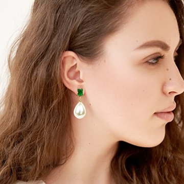 Elegant 18K Gold Pearl Drop Earrings with Emerald Sparkle