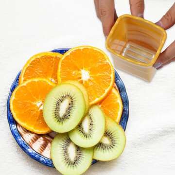 3PCS Cup Slicer with 3PCS Gap Cleaning Brushes,Egg and Fruit Cup Slicer,Strawberry Slicer,Cup Chopper for Banana, Quickly Making Fruit Vegetable Salad Creative Kitchen Gadget