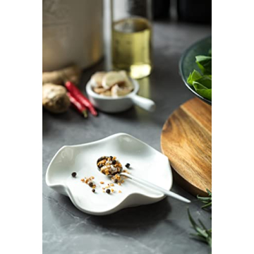 Miamolo Cute Spoon Rest for Stove Top, Ceramic Spoon Holder for Kitchen Counter, 5.3 Inches Coffee Spoon Holder Utensil Rest for Cooking Housewarming Wedding, White