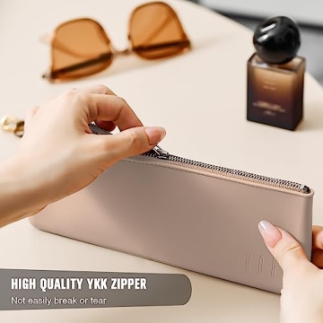 FERYES Silicone Makeup Brush Bag for Stylish Organization