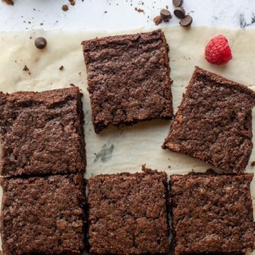 Otto's Naturals Classic Brownie Mix - Organic, Gluten-Free, Nut Free, Non-GMO Verified, Made with Organic Cassava Flour - 11.1 Ounce Bag (Grain Free Classic Brownie Single)