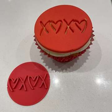 XOXO Valentines Day Cookie Stamp Fondant Embosser 6cm (2.36 inches) Made in the UK for Baking, Cooking, Fondant, Icing, Cupcake, Cookie, Cake, Biscuits, Decoration