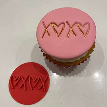 XOXO Valentines Day Cookie Stamp Fondant Embosser 6cm (2.36 inches) Made in the UK for Baking, Cooking, Fondant, Icing, Cupcake, Cookie, Cake, Biscuits, Decoration