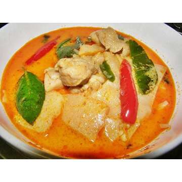 Mae Ploy Red Curry Paste, Green Curry Paste and Panang Curry Paste Set. Great Cooking Gift.