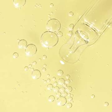 Lumene [Valo] Nordic-C Glow Boost Essence - Hydrating and Brightening Serum with Vitamin C, Hyaluronic Acid + Arctic Cloudberry for Visibly Radiant Skin - Vegan + Suitable for All Skin Types (30 ml)