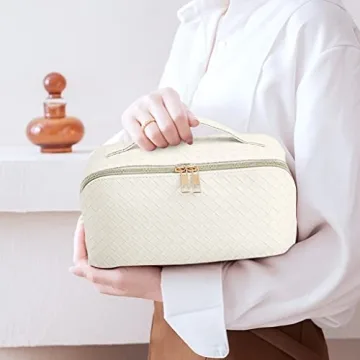 Large Capacity Travel Cosmetic Bag for Women - Stylish & Practical