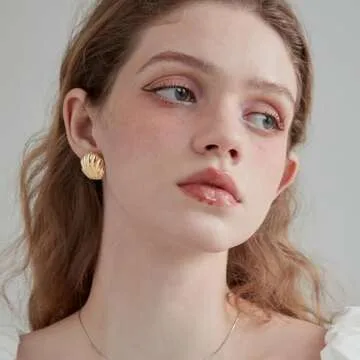 SmileBelle Gold Shell Earrings - Chic Beach Jewelry for Women