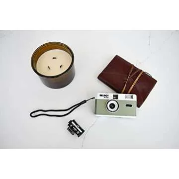 1 Shot Point and Shoot 35mm Film Camera Reusable Retro Half Frame Camera, Built in Flash, Included One Roll ASA/ISO 400 Black & White Film 18 Exp., (36 Shots) Battery Not Included (Green Color)
