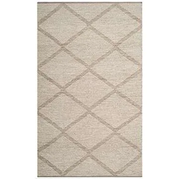 SAFAVIEH Montauk Collection Accent Rug - 4' x 6', Beige, Handmade Cotton, Ideal for High Traffic Areas in Entryway, Living Room, Bedroom (MTK821E)