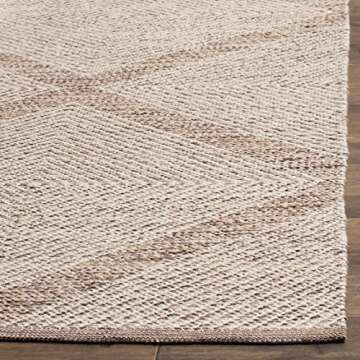 SAFAVIEH Montauk Collection Accent Rug - 4' x 6', Beige, Handmade Cotton, Ideal for High Traffic Areas in Entryway, Living Room, Bedroom (MTK821E)