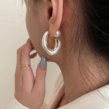 HETICA Chunky Gold Hoop Earrings, 14k Gold Plated Pearl Hoop Earrings for Women, Pearl Drop Earrings, Pearl Statement Earrings, Chunky Hoop Earrings, Suitable Gifts for Women