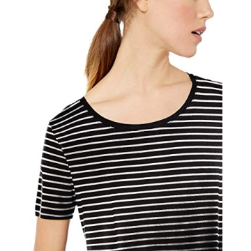 Versatile Women’s Relaxed-Fit Swing T-shirt in Various Sizes