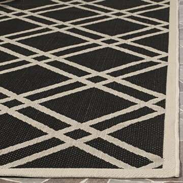 SAFAVIEH Courtyard Indoor/Outdoor Rug - Easy Cleaning