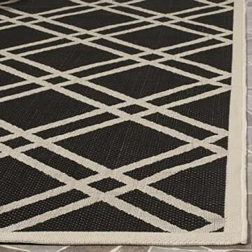 SAFAVIEH Courtyard Indoor/Outdoor Rug - Easy Cleaning