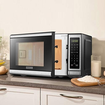 BLACK+DECKER Digital Microwave with Child Lock 700W