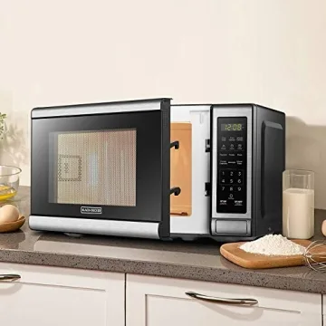 BLACK+DECKER Digital Microwave with Child Lock 700W