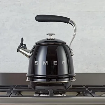 SMEG Retro Stovetop Whistling Kettle 2.4Q in Black